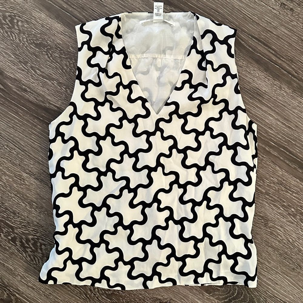 Diane Von Furstenberg Sleeveless Silk Squiggle Blouse